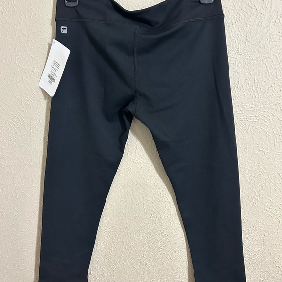 Women’s NWT Fabletics cropped leggings size S - Picture 4 of 4
